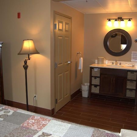 Hotel Put-In-Bay Victory Station Extérieur photo