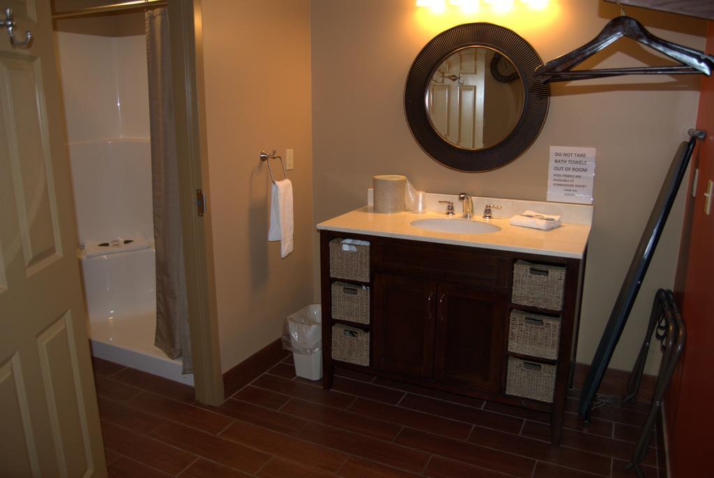 Hotel Put-In-Bay Victory Station Extérieur photo