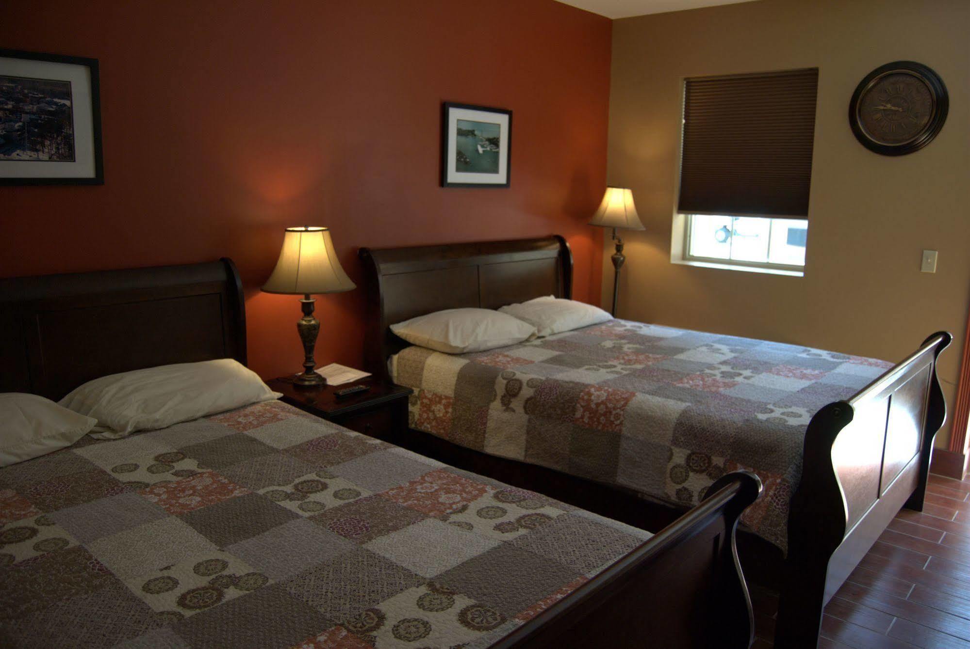 Hotel Put-In-Bay Victory Station Extérieur photo