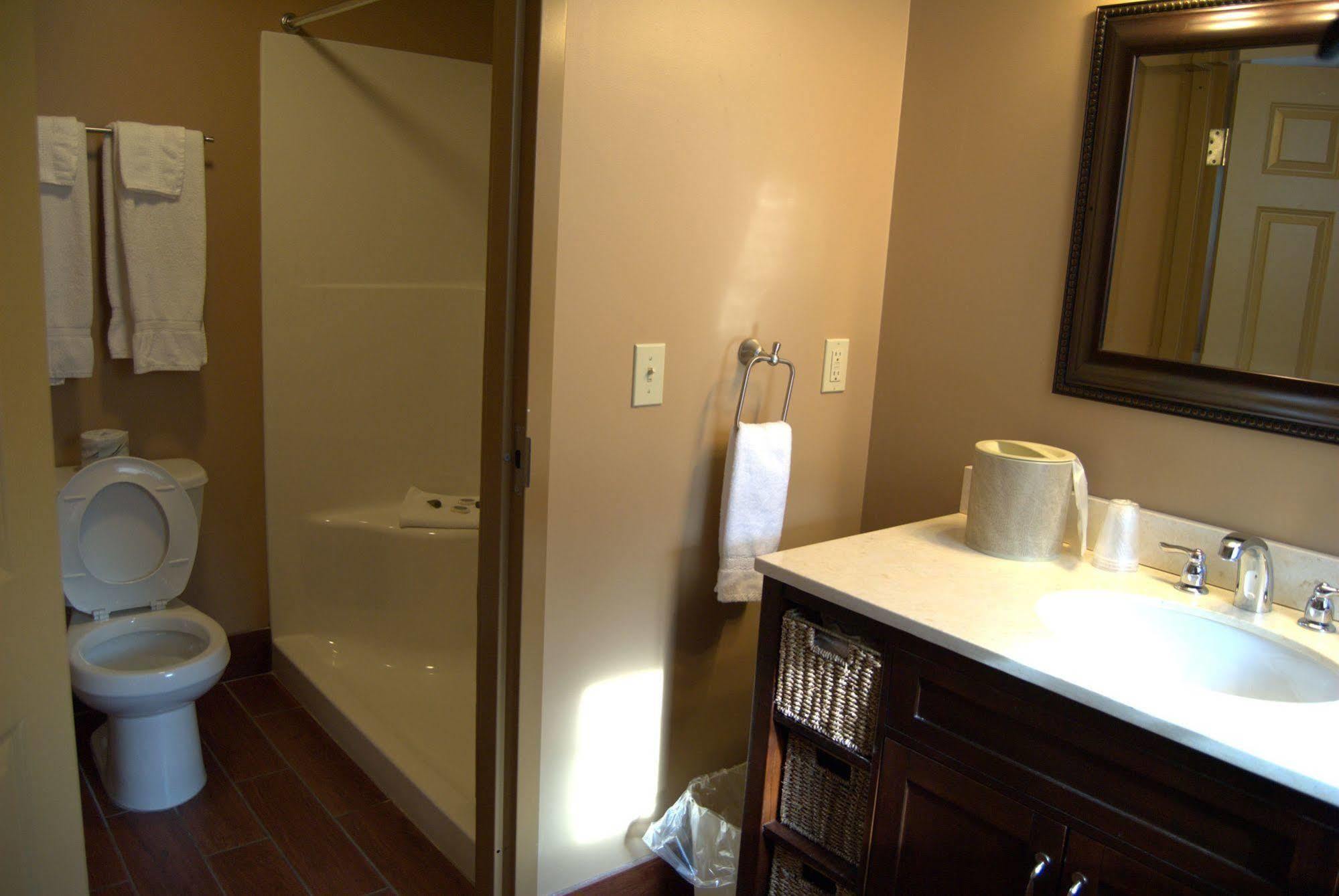 Hotel Put-In-Bay Victory Station Extérieur photo